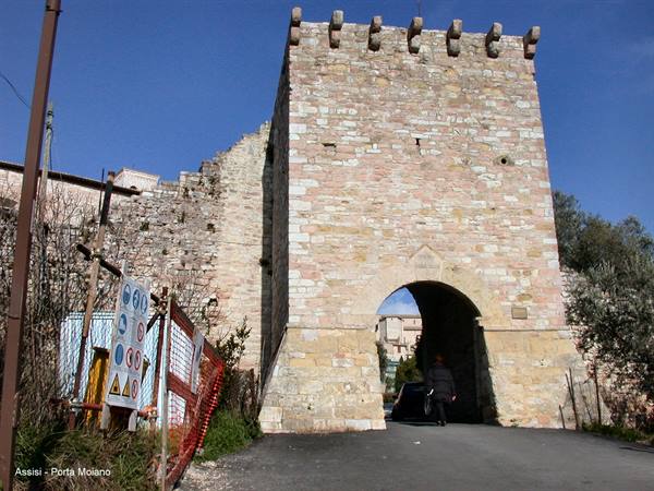 Assisi - Porta Moiano