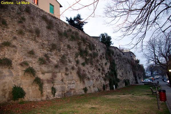 Cortona - the Walls