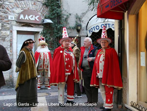 Lake Garda - Lazise - Libera contrà del marciapiè