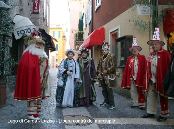 Lake Garda - Lazise - Libera contrà del marciapiè