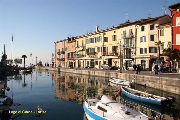 Lake Garda - Lazise - Libera contrà del marciapiè