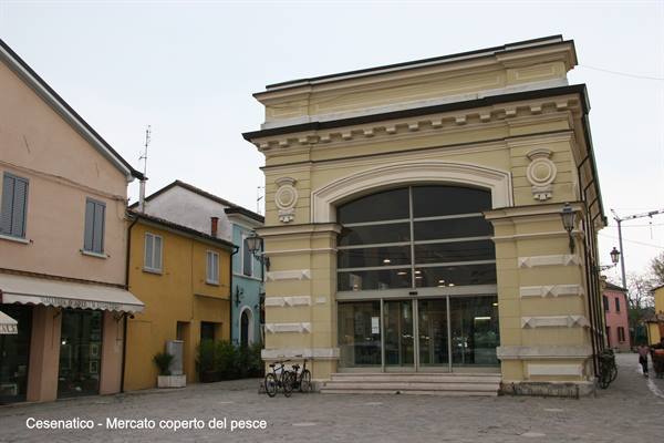 Cesenatico - Covered fish market
