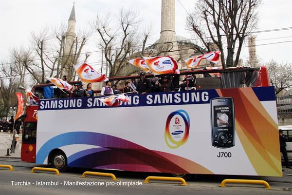 Turkey - Istanbul - pro-Olympics demonstration