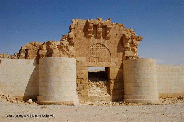 Syria - Rasafra - Castle of el-Heir el-Sharqi