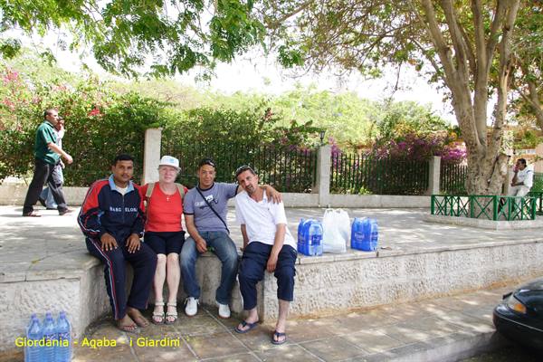 Jordan - Aqaba - the policeman, Tina, Sofian and Nael