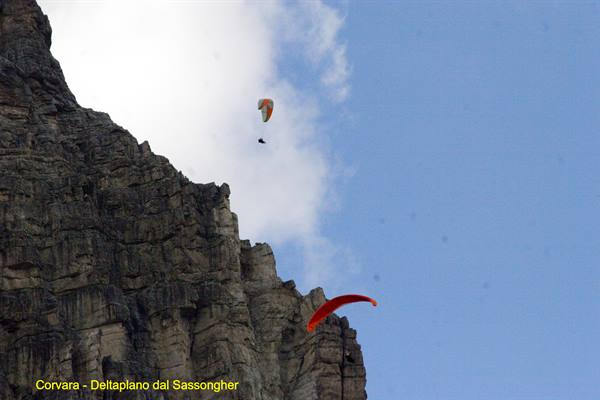 Corvara - Paragliding from the Sassongher