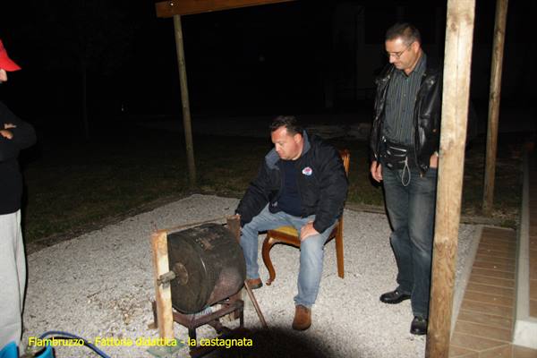 Flambruzzo - Educational farm - chestnuts on the fire