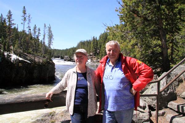Yellowstone Park - Brink of Upper Falls