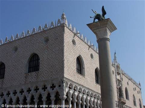 Venice, Doge's Palace in pink marble with the winged lion column