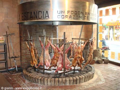 Restaurant La Estancia in Calle Lavalle.