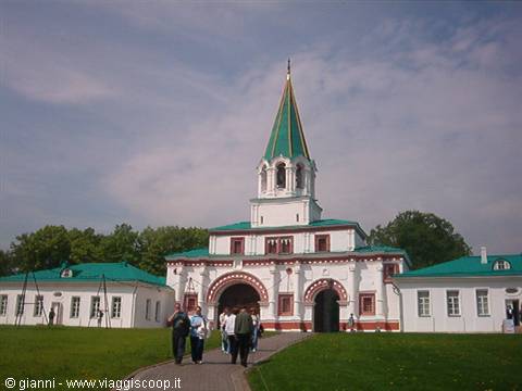 Kolomenskoye, the summer residence of the tsars.