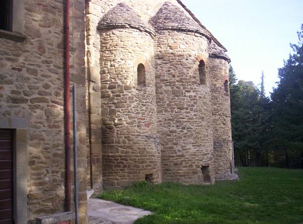 Badia a Veriano, the triple apse