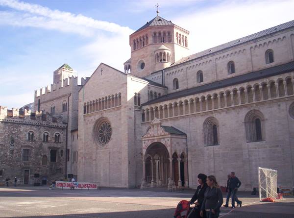 Trento, Piazza C. Battisti
