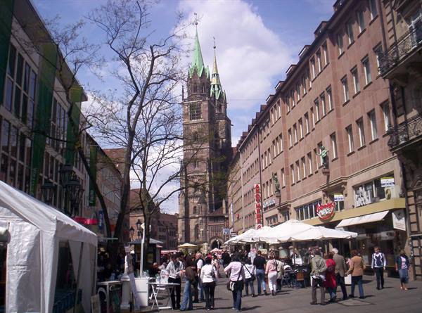 Nurnberg, Konigstrasse and church of Sainkt-Lorenz