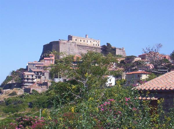 Castle on Capraia Isola
