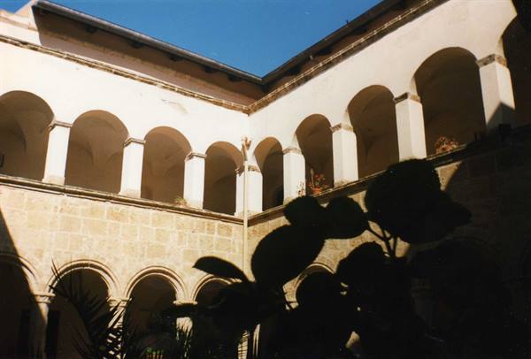 Alghero, Cloister