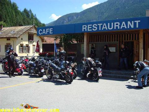 Lunch break at Tiefencastel