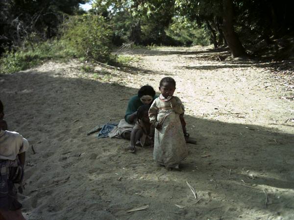 Mother\with child in Ifaty
