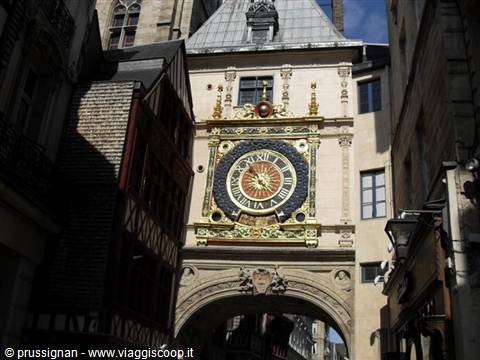 Rouen and its clock