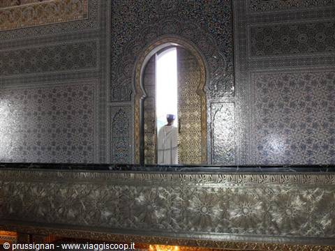peeking from one window to the other in Rabat