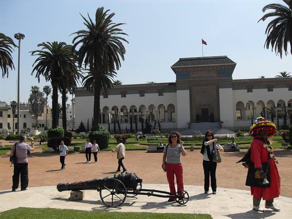 Mohammed V square and the water seller