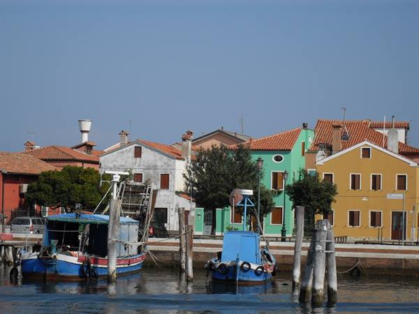 colourful houses in Pellestrina