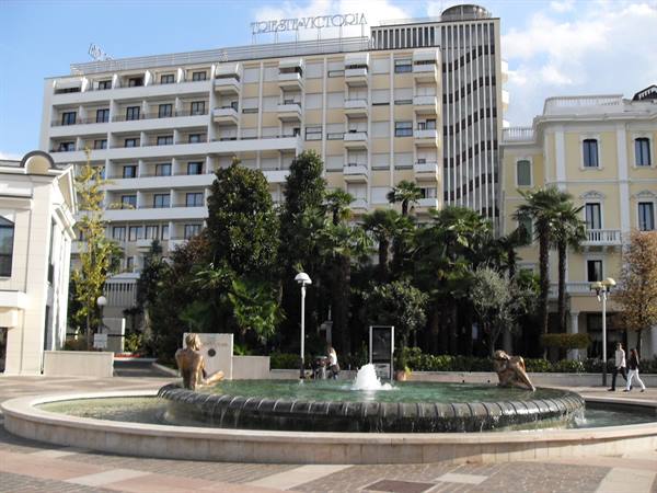 Fountain with bronze statues in front of the Grand Hotel Trieste e Victoria, Abano Terme