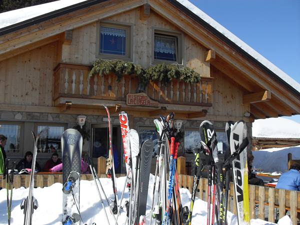 refreshment stop at Col Fioret