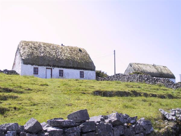 TYPICAL HOUSES ARAN ISLANDS