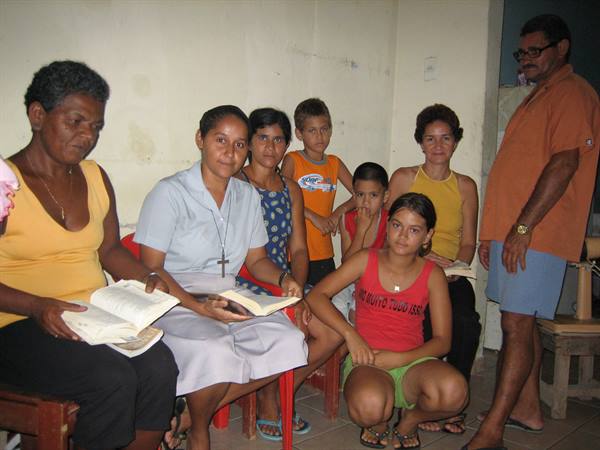 Reading of the gospel in the favela