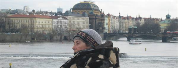 The elderly seller on the bridge