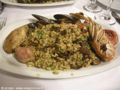 Unmissable paella