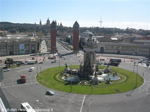 Plaça d'Espanya in Barcelona with central fountain and Venetian towers
