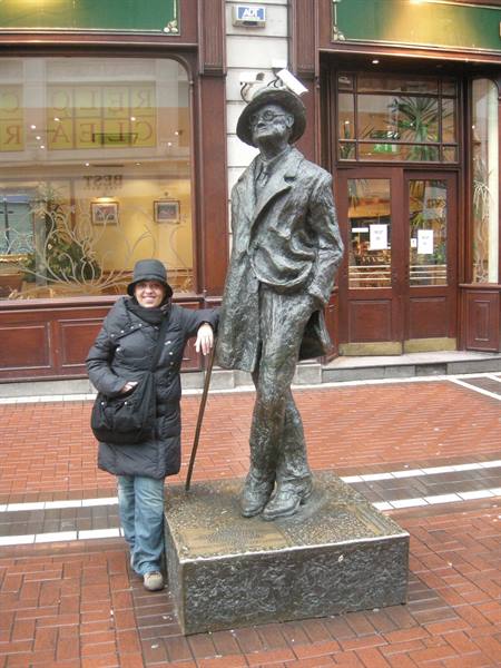 The statue of James Joyce