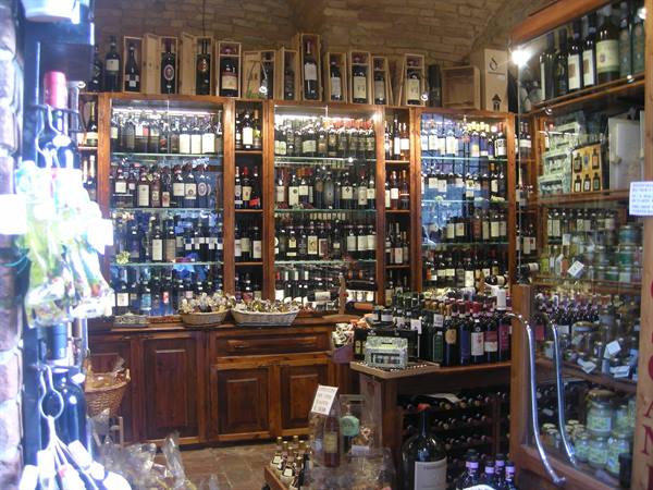 Wine bar in San Gimignano