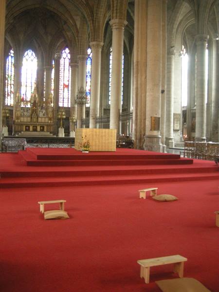 Gothic interior of Metz Saint-Étienne Cathedral, altar on red carpet