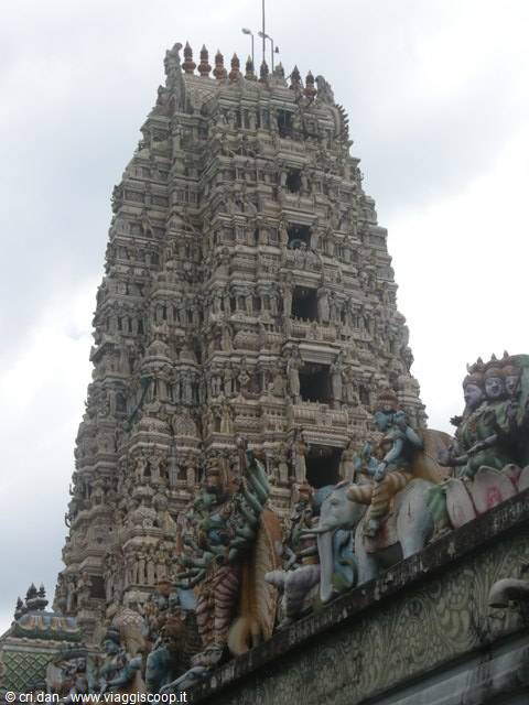 Towards Dambulla - Hindu temple