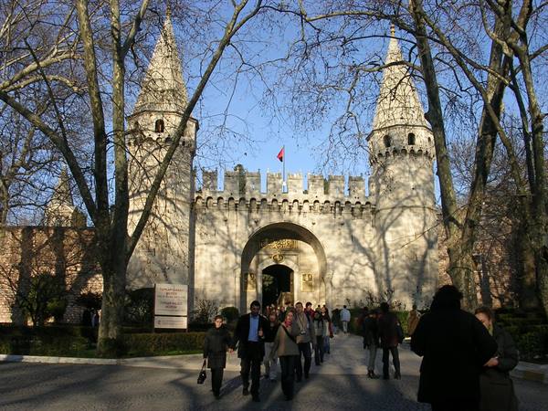 Topkapi entrance