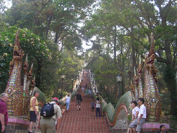 chiang mai-temple entrance
