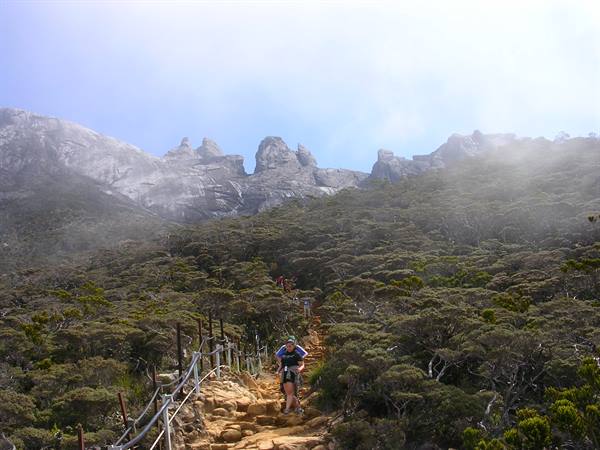 we're at 3500 metres and the summit is in sight!