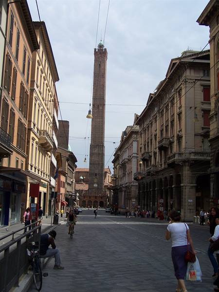 Bologna-Asinelli Tower