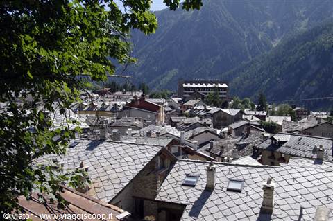 Courmayeur, rooftops