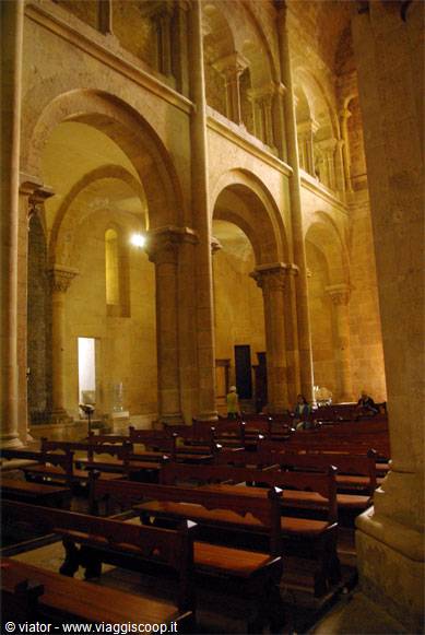 Coimbra Old Cathedral interior
