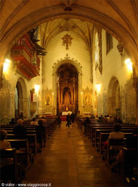 Coimbra Santa Cruz interior.