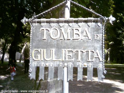 Metal sign reading Tomb of Juliet in a Verona park