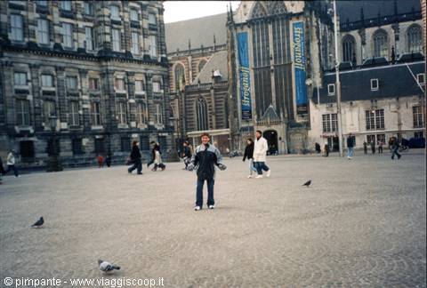 DAM SQUARE