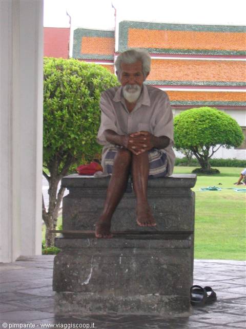 has been waiting for the bus for 150 years