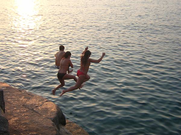 A DIVE INTO THE BLUE