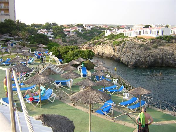 THE HOTEL'S GARDEN SHEER ABOVE THE SEA
