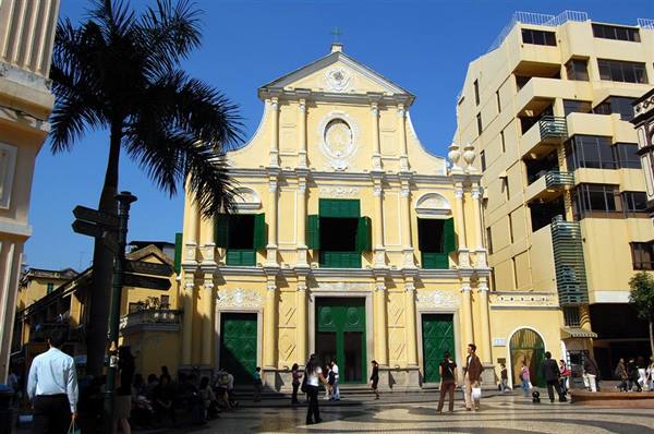 the Igreja de São Domingos